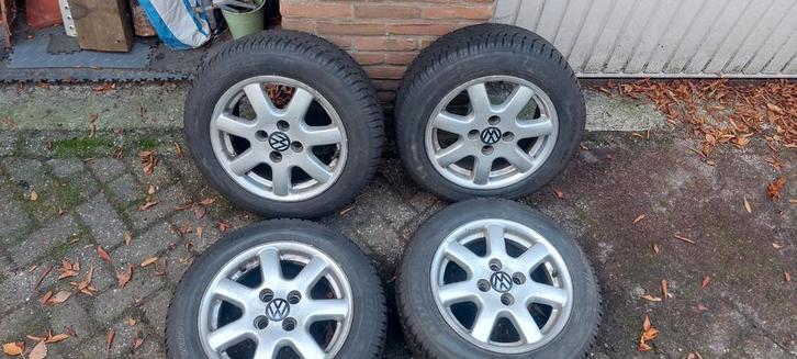 Winterbanden 195 65 15 steek 4x100, Auto-onderdelen, Banden en Velgen, Banden en Velgen, Winterbanden, 15 inch, 195 mm, Personenwagen