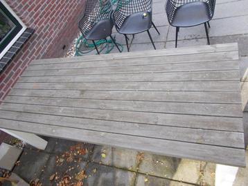tuintafel groot model beschikbaar voor biedingen