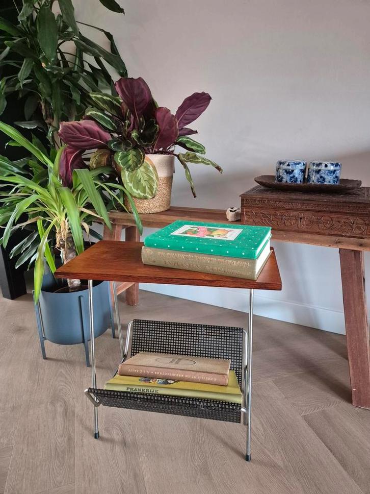 Pilastro Tijdschriftenrek - Vintage Design, Huis en Inrichting, Tafels | Bijzettafels, Gebruikt, Rechthoekig, Minder dan 45 cm