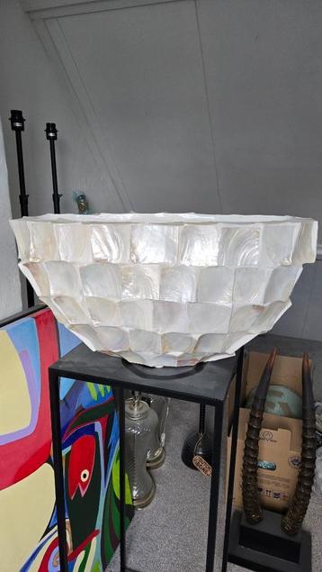 Schelpen bloempot pearl Eric Kuster stijl groot model beschikbaar voor biedingen