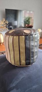 Retro Vintage Lederen Poef - Jaren 70, Huis en Inrichting, Banken | Voetenbanken en Poefen, Minder dan 50 cm, Rond, Ophalen of Verzenden