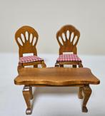 Poppenhuis meubels meubeltjes tafel en twee stoelen hout, Decoratie, Ophalen of Verzenden