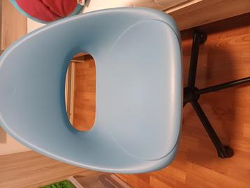 Mooie bureaustoel beschikbaar voor biedingen