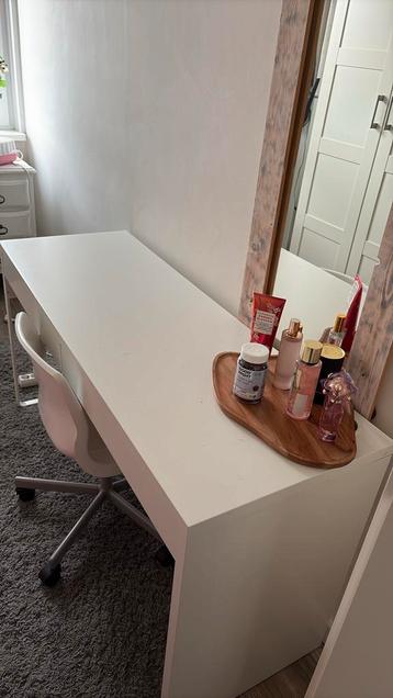 Ikea buro met 2 lades model Micke incl buro stoel