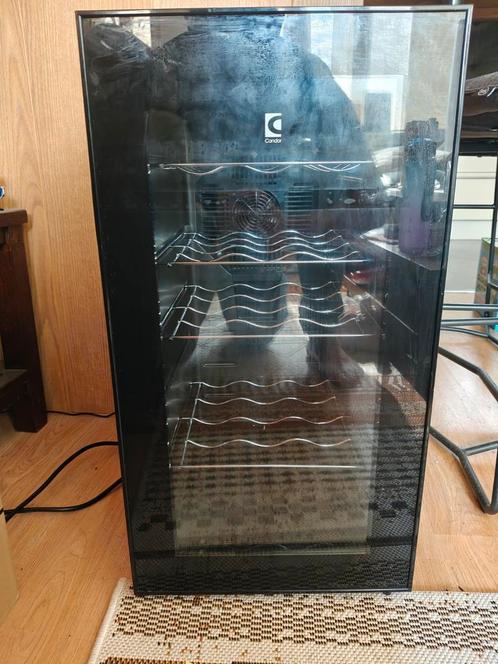 Wijnkoelkast, Witgoed en Apparatuur, Koelkasten en IJskasten, Zo goed als nieuw, Zonder vriesvak, Minder dan 75 liter, Minder dan 85 cm