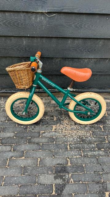 Banwood Classic loopfiets – groen met mandje & leren details beschikbaar voor biedingen