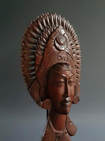 Djanger danseres Bali Indonesie balinees beschikbaar voor biedingen