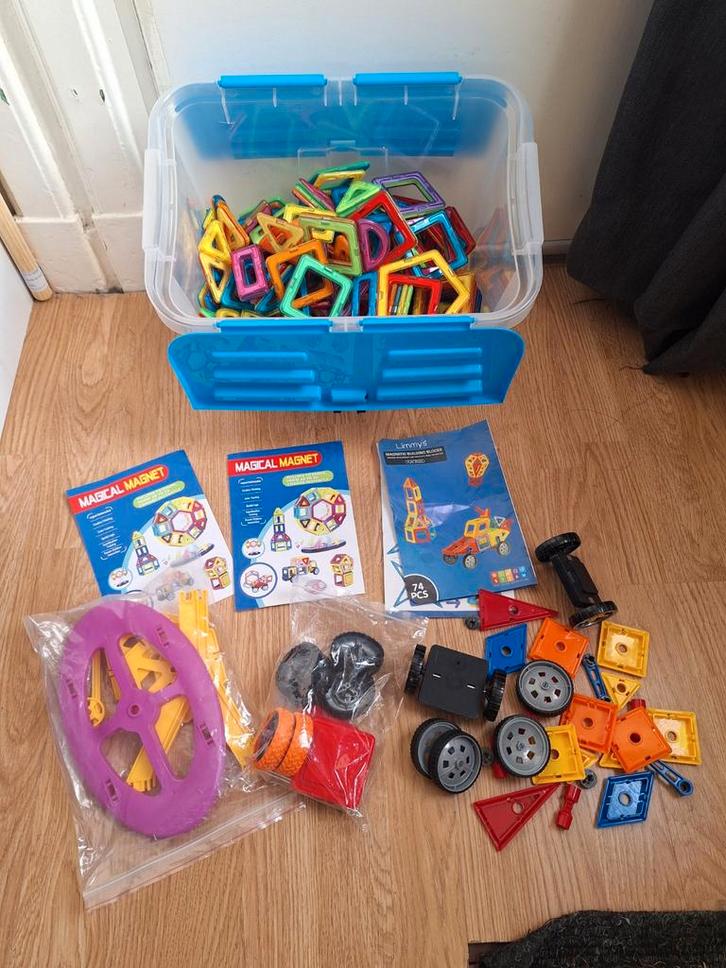 Heel veel magneet tegels, o.a reuzenrad, auto's ect bouwen i, Kinderen en Baby's, Speelgoed | Bouwstenen, Zo goed als nieuw, Overige merken