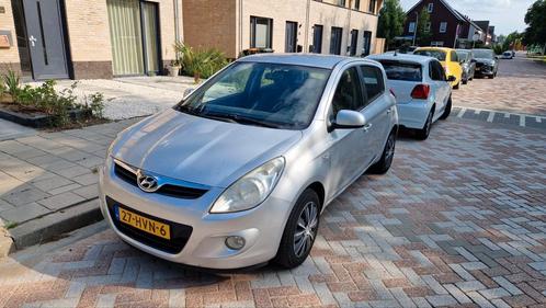 Hyundai i20 1.2 5-DRS 2009 Grijs, Auto's, Hyundai, Particulier, i20, Benzine, A, Hatchback, Handgeschakeld, Origineel Nederlands