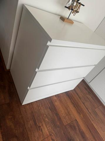 Kast met 3 laden 