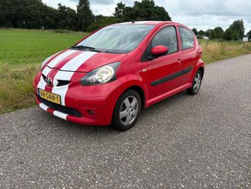 Toyota Aygo 1.0 12V Vvt-i 5DRS 2008 Rood beschikbaar voor biedingen