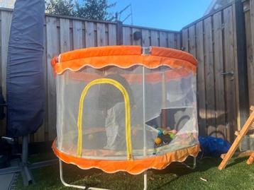 Trampoline beschikbaar voor biedingen