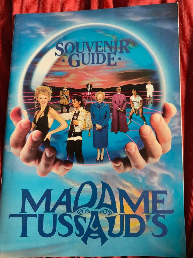 Madame Tussaud's Souvenir Guide, Ophalen of Verzenden, Gelezen, Onbekend, Folder