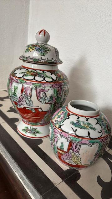 Japanse vazen potjes met deksel beschilderd merkjes beschikbaar voor biedingen