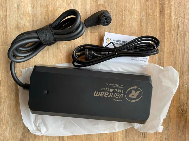 Van Raam Silent fietsacculader 36V 6Ah, Fietsen en Brommers, Fietsaccessoires | Fietsaccu's, Zo goed als nieuw, Ophalen of Verzenden