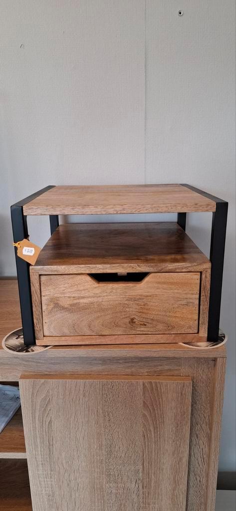 Nachtkastje, Huis en Inrichting, Slaapkamer | Nachtkastjes, Nieuw, 70 cm of meer, Hout, Ophalen