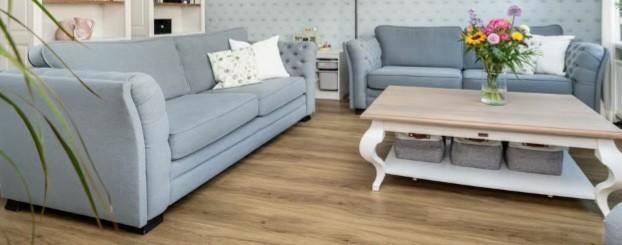 2 QWEEN-OLAV bankstellen, 1 fauteuil, 2 eetkamerstoelen, Huis en Inrichting, Banken | Bankstellen, Gebruikt, 75 tot 100 cm, Stof