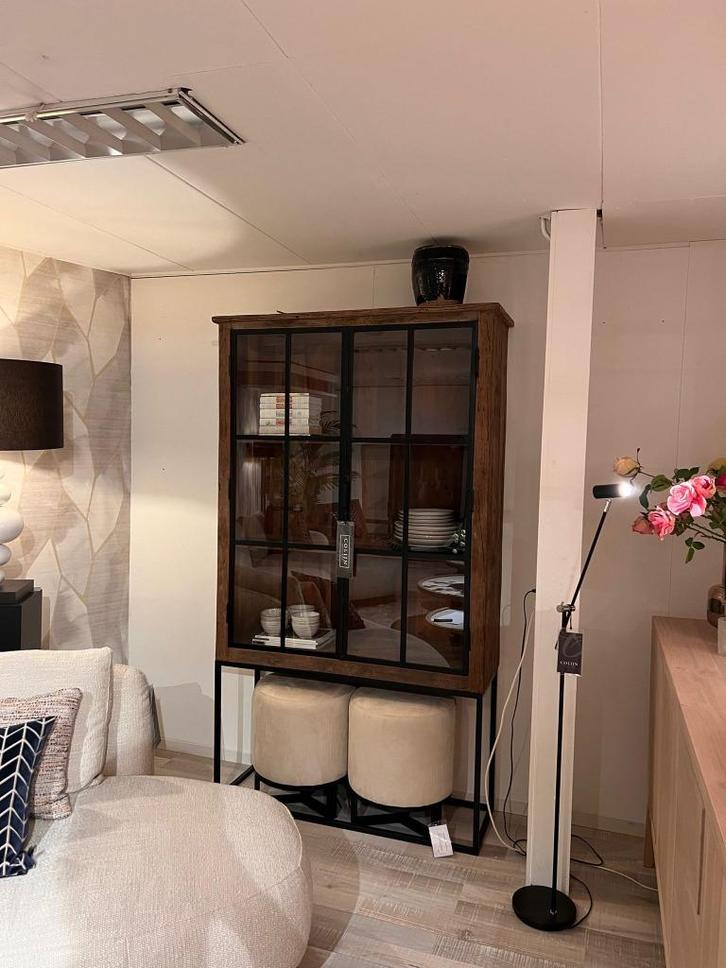 Vitrinekast Raffels Richmond, Huis en Inrichting, Kasten | Vitrinekasten, Zo goed als nieuw, 150 tot 200 cm, 100 tot 150 cm, 25 tot 50 cm