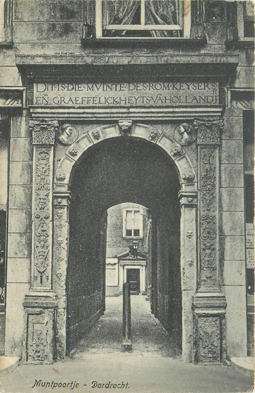 (386-280-005) Dordrecht Muntpoortje, Verzamelen, Ansichtkaarten | Nederland, Zuid-Holland, Verzenden