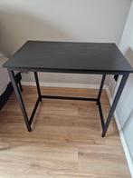 Klein zwart bureau met metalen frame, Huis en Inrichting, Bureaus, Ophalen, Gebruikt