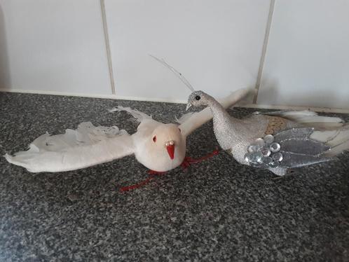2 vogels voor decoratie, witte pauw, witte duif ( vredesduif, Huis en Inrichting, Woonaccessoires | Overige, Zo goed als nieuw