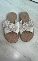 Slippers met bloemen maat 40, Ophalen of Verzenden, Zo goed als nieuw