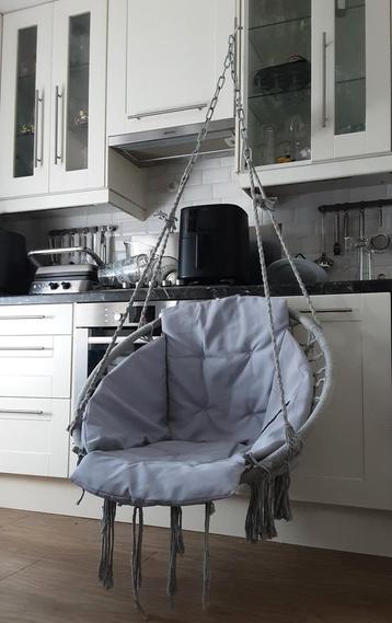 Hangstoel  beschikbaar voor biedingen