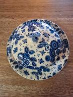 Societe Ceramique Maastricht botervloot en twee borden, Ophalen of Verzenden