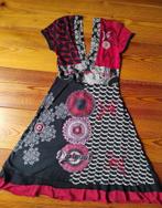 Desigual jurk zwart / rood kraanvogels maat S, Kleding | Dames, Ophalen of Verzenden, Zo goed als nieuw, Boven de knie, Rood
