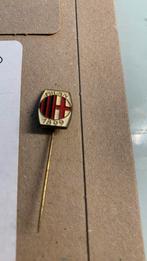 Pins milan 1899, Verzamelen, Speldjes, Pins en Buttons, Ophalen of Verzenden, Gebruikt, Sport, Speldje of Pin