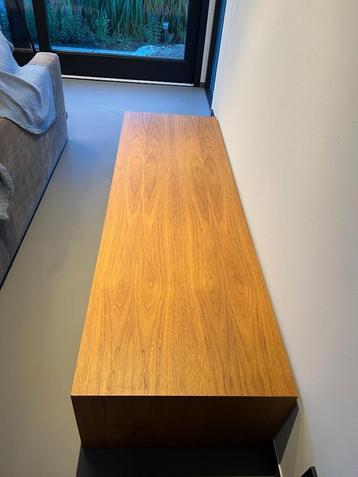 Salon tafel van Arco L 195 B 62,5 x H 36 beschikbaar voor biedingen