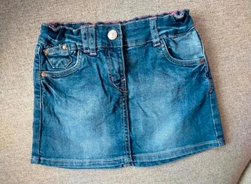 Zgan! Mooi spijkerrokje van C&A. Mt 104, Kinderen en Baby's, Kinderkleding | Maat 104, Zo goed als nieuw, Meisje, Jurk of Rok