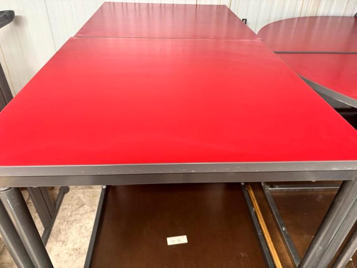 Vepa rode tafelset 8 vierkant + 4 halfrond | Kantinetafel, Huis en Inrichting, Overige Huis en Inrichting, Gebruikt, Ophalen