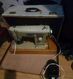 Vintage Vendomatic Naaimachine in koffer, Hobby en Vrije tijd, Naaimachines en Toebehoren, Ophalen, Gebruikt, Naaimachine, Overige merken