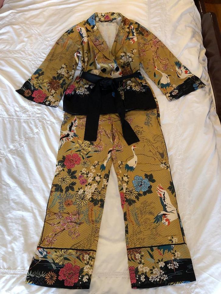 Zara kimono blouse met bijpassende broek maat XS, Kleding | Dames, Gelegenheidskleding, Zo goed als nieuw, Overige typen, Maat 34 (XS) of kleiner