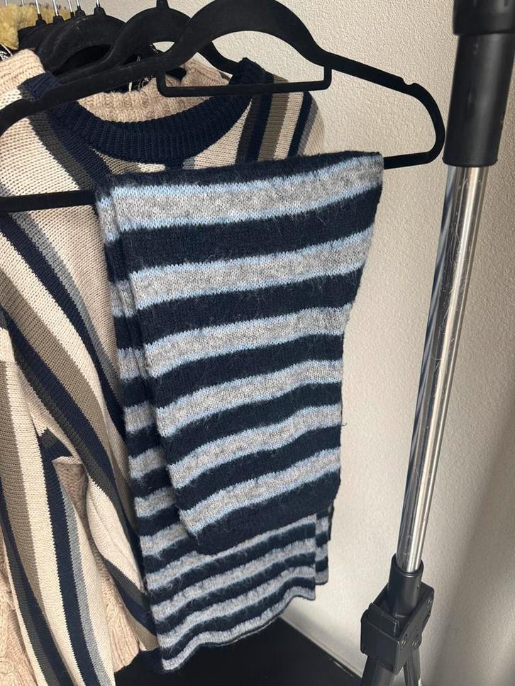 NA-KD gestreepte gebreide wollen broek, Kleding | Dames, Broeken en Pantalons, Zo goed als nieuw, Maat 38/40 (M), Blauw, Lang