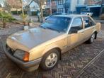 Opel record 2.0s Berlina 1983 km.31.840.  ZEER UNIEK ..., Auto's, Oldtimers, Achterwielaandrijving, Zwart, Beige, Lichtsensor