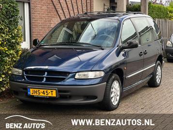 Chrysler Voyager 2.4i SE Invalide mindervalide rolstoel auto beschikbaar voor biedingen