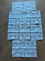 8 servetten met tafellopertje erbij - vintage -, Antiek en Kunst, Curiosa en Brocante, Ophalen of Verzenden