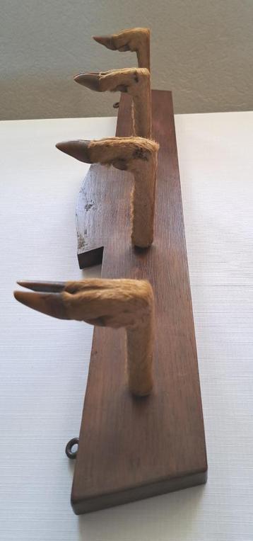  Eiken houten kapstok ree poten  taxidermie hertenpootjes beschikbaar voor biedingen