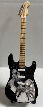 Michael Jackson gitaar miniatuur gitaar hout 25cm mini deco, Verzamelen, Muziek, Artiesten en Beroemdheden, Info@deconoord.nl