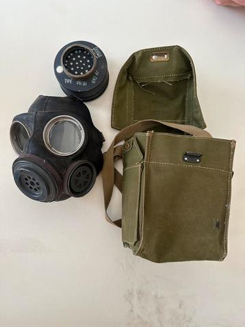 Gasmasker met gasmaskertas lichtgewicht Mk II 1944 gedateerd beschikbaar voor biedingen