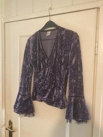 Aparte paarse velours blouse wijde mouwen van ART, maat M beschikbaar voor biedingen