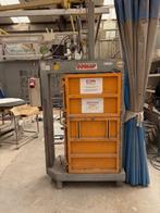 Balenpers voor afval of papier karton, Zakelijke goederen, Ophalen, Overige, Werkplaats, Gebouw of Erf