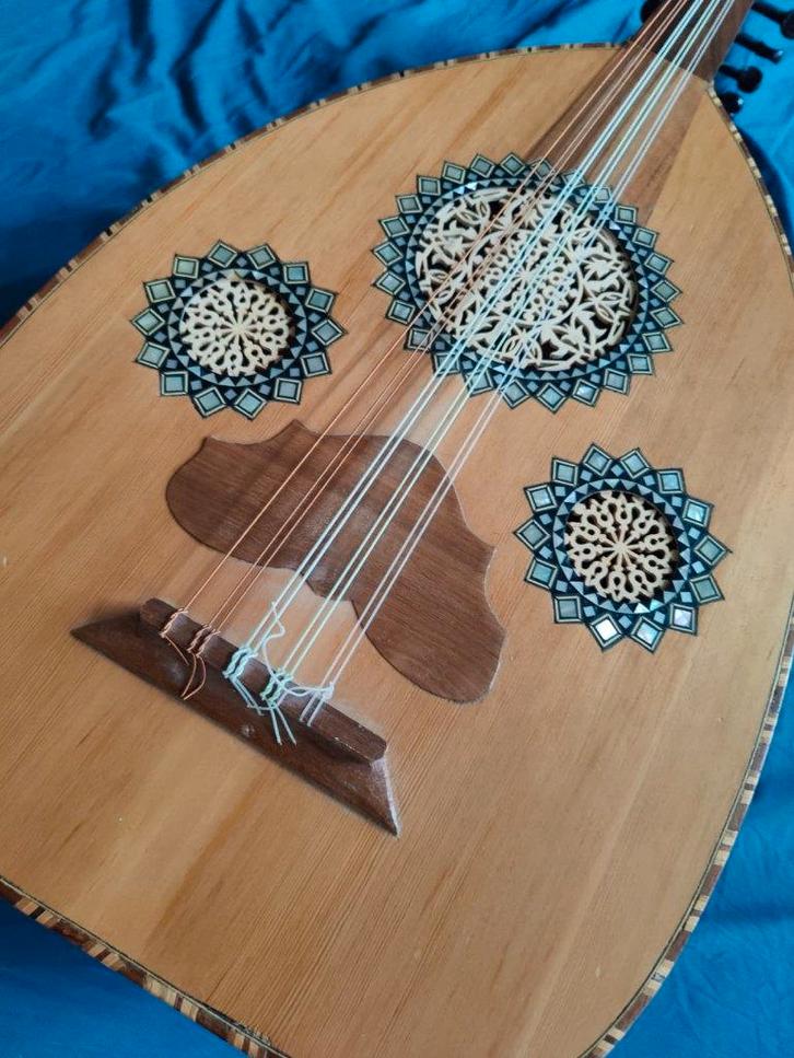 Arabische Oud (luit) – Les Fils de Gamil Georges (1997), Muziek en Instrumenten, Snaarinstrumenten | Overige, Zo goed als nieuw