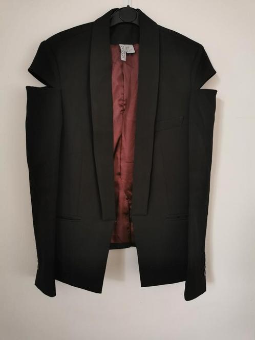 H&M blazer met cut-out mt. 38, Kleding | Dames, Jasjes, Kostuums en Pakken, Zo goed als nieuw, Jasje, Maat 38/40 (M), Zwart, Verzenden