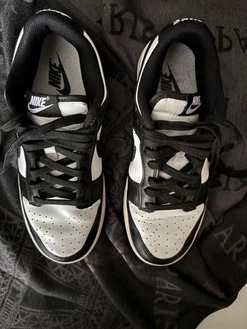 Nike Dunk Low Panda Maat 37,5 beschikbaar voor biedingen
