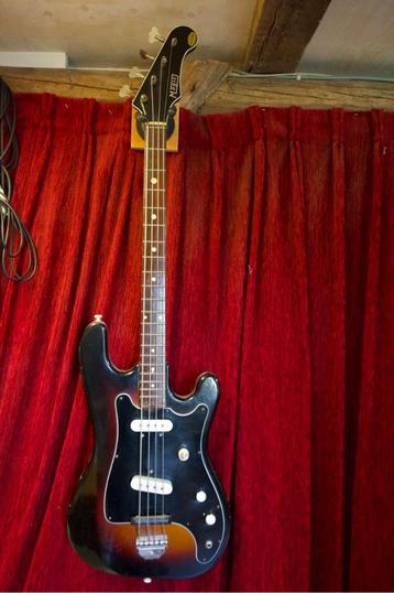 Oude Magic basgitaar beschikbaar voor biedingen
