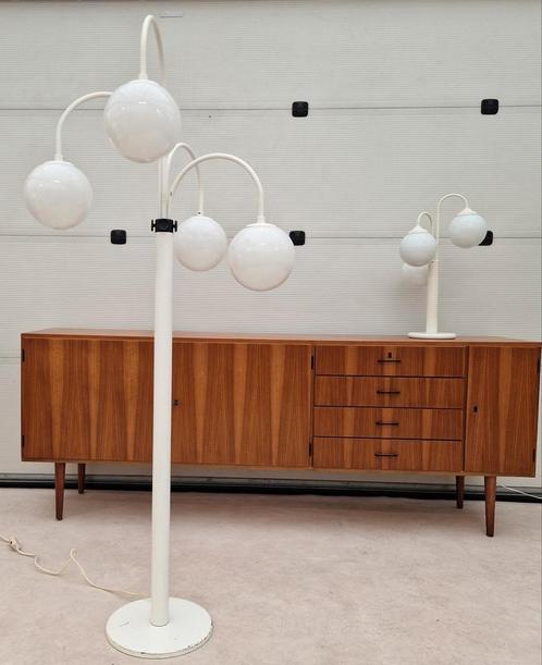 Twee vintage lampen Elco Lite Space Age, Dutch design 1970's, Huis en Inrichting, Lampen | Vloerlampen, Gebruikt, 150 tot 200 cm
