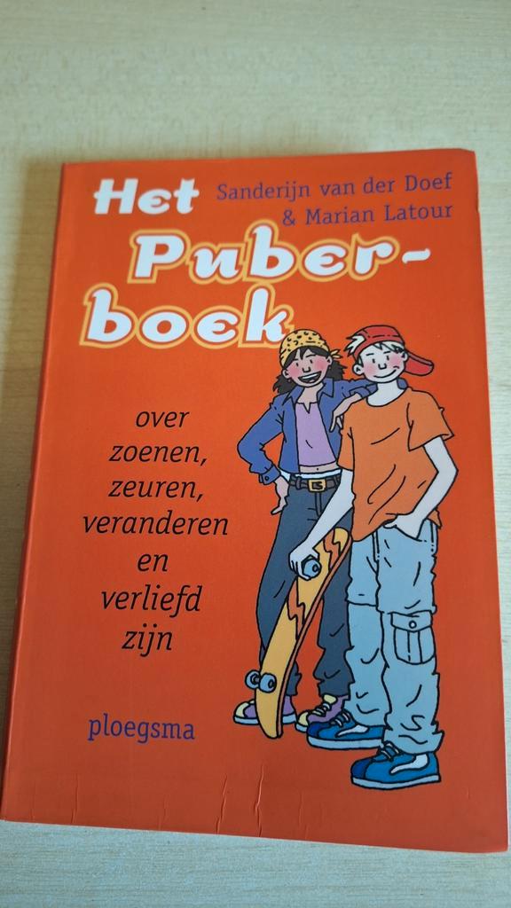Het Puberboek - Sanderijn van der Doef & Marian Latour, Boeken, Kinderboeken | Jeugd | 10 tot 12 jaar, Zo goed als nieuw, Ophalen of Verzenden